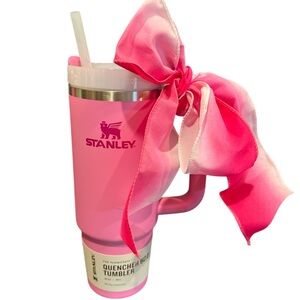 Pink Stanley 20 oz. Quencher H2.0 FlowState Tumbler